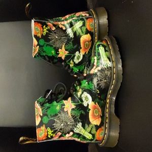Dr. Doc Martens Boots Wild Botanics Women's US 7 / EU 38